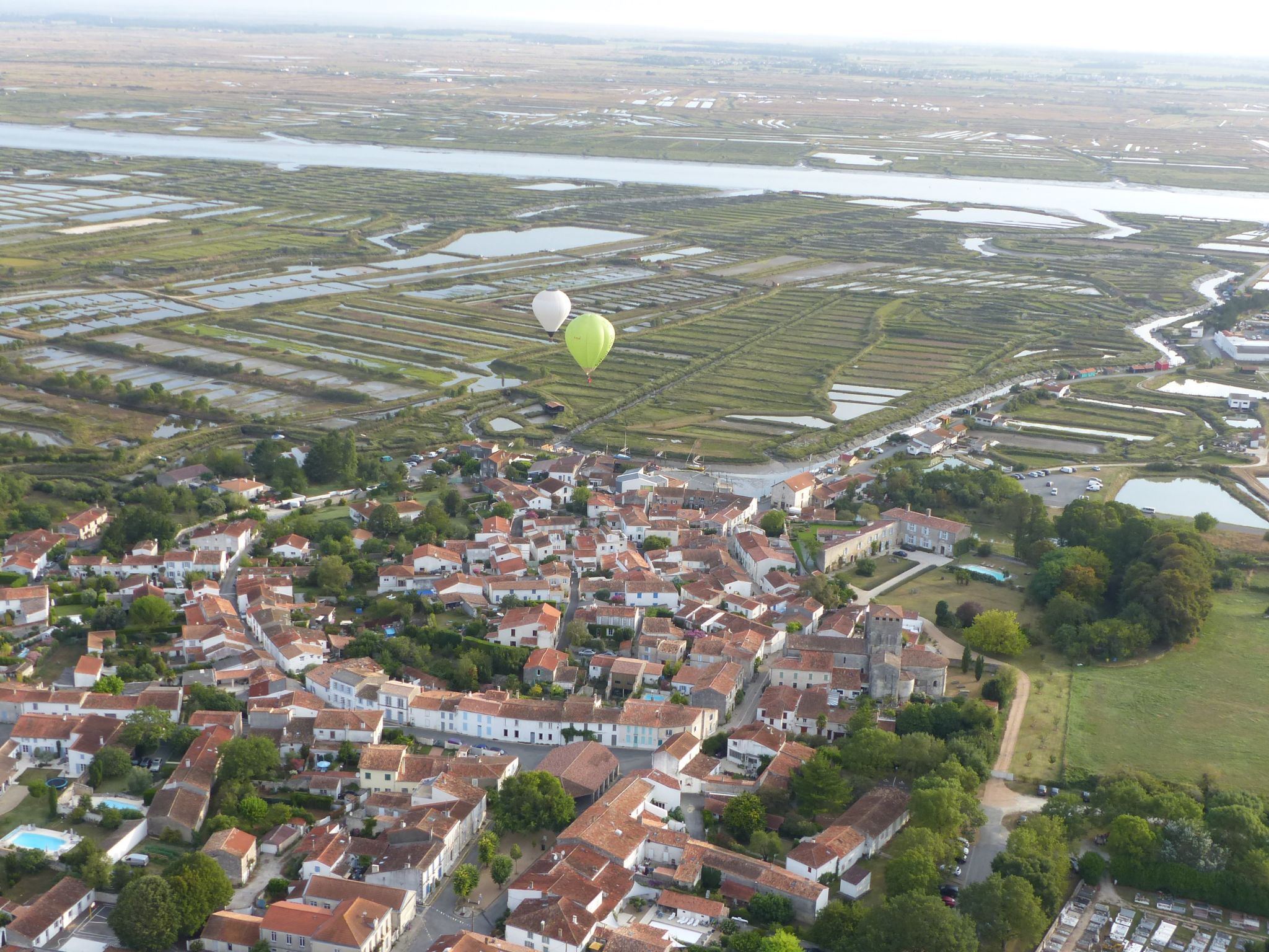 Mongolfieres sur Mornac P1180522